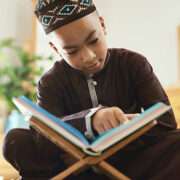 muslim-boy-reading-mid